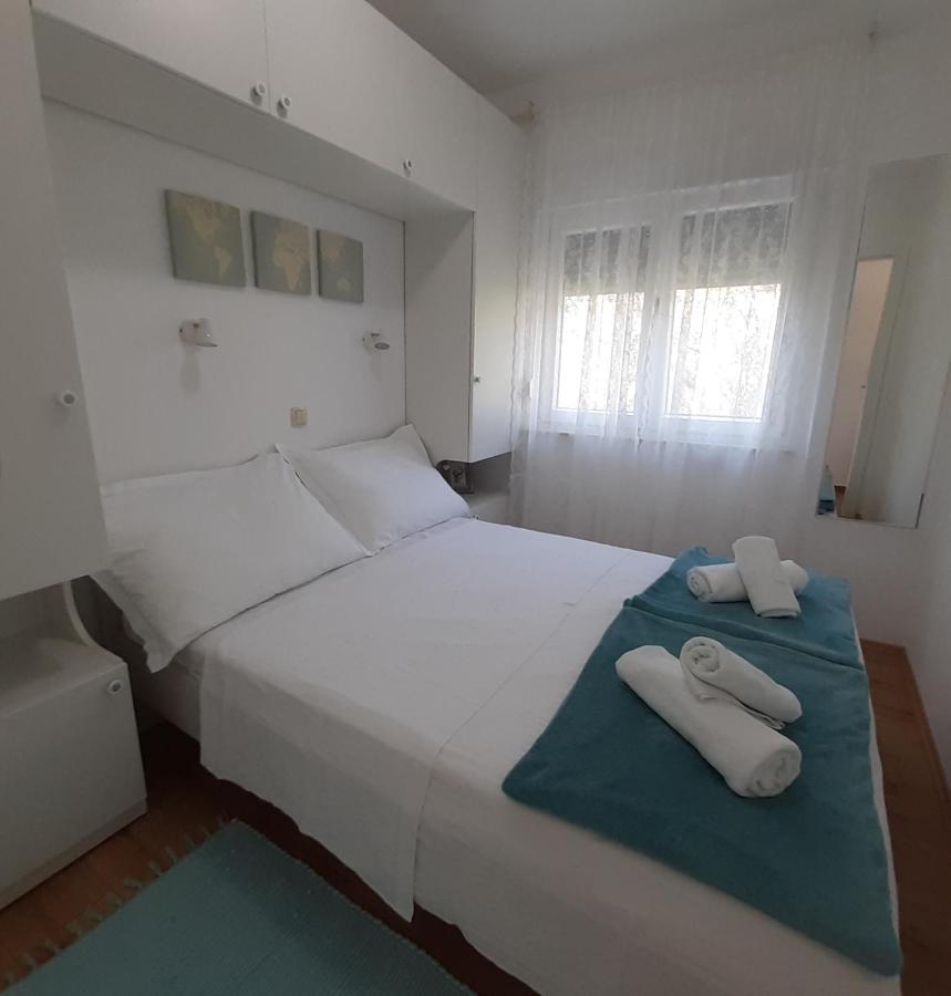 Apartman S Pogledom Zdrelac Exterior photo